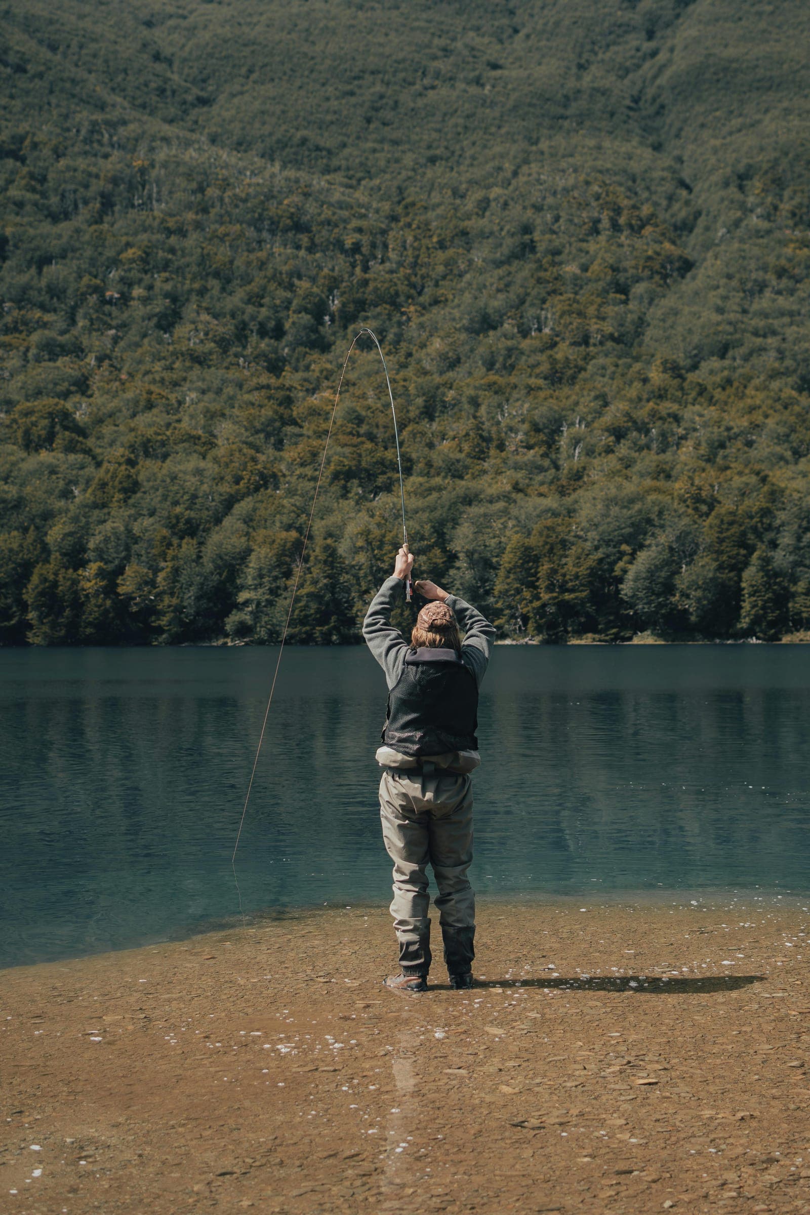 Pesca en el lago Nahuel Huapi